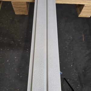 חיפוי קיר סרגלים פולימרי 100% מידות 2900*11*11.8 מ”קט mi 152